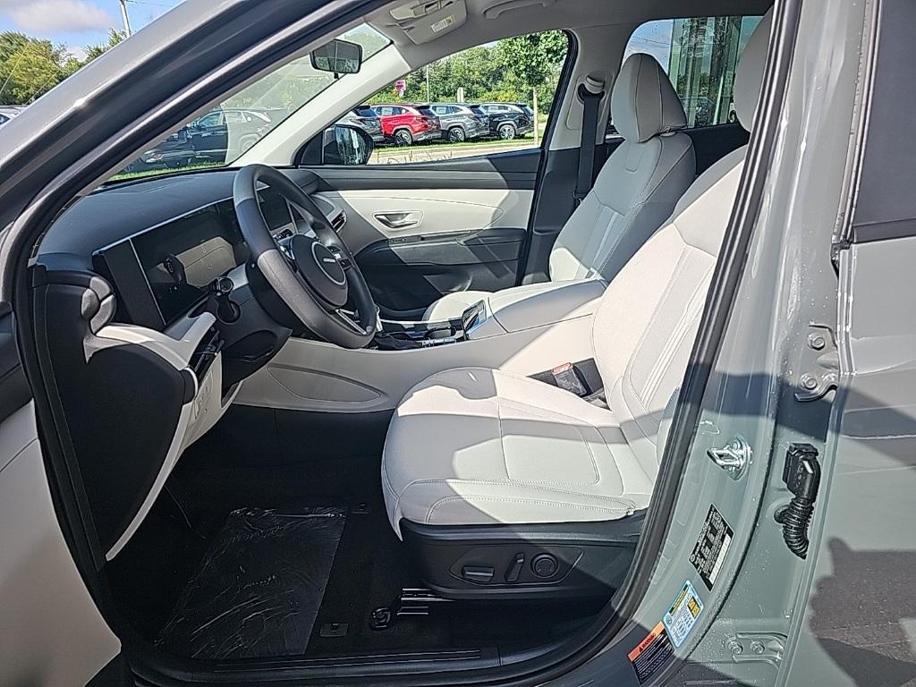 new 2026 Hyundai Tucson car, priced at $32,000