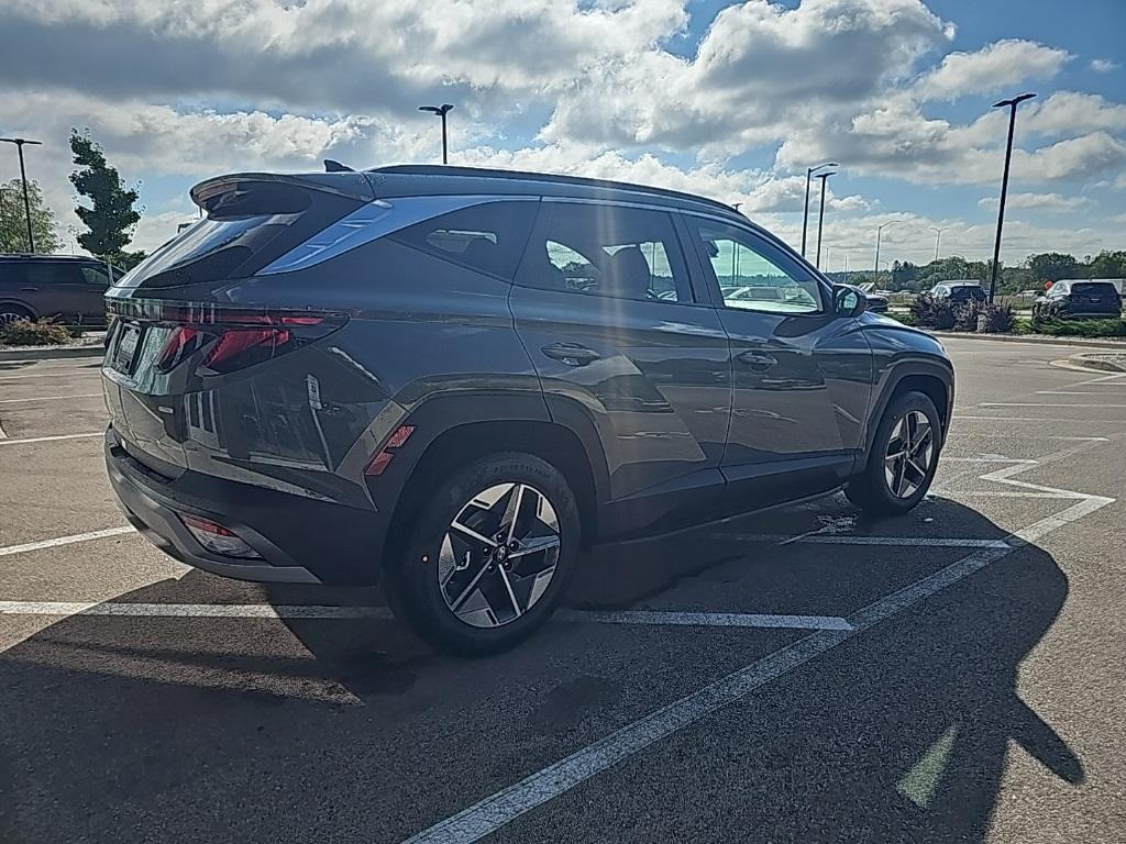 new 2026 Hyundai Tucson car, priced at $32,000