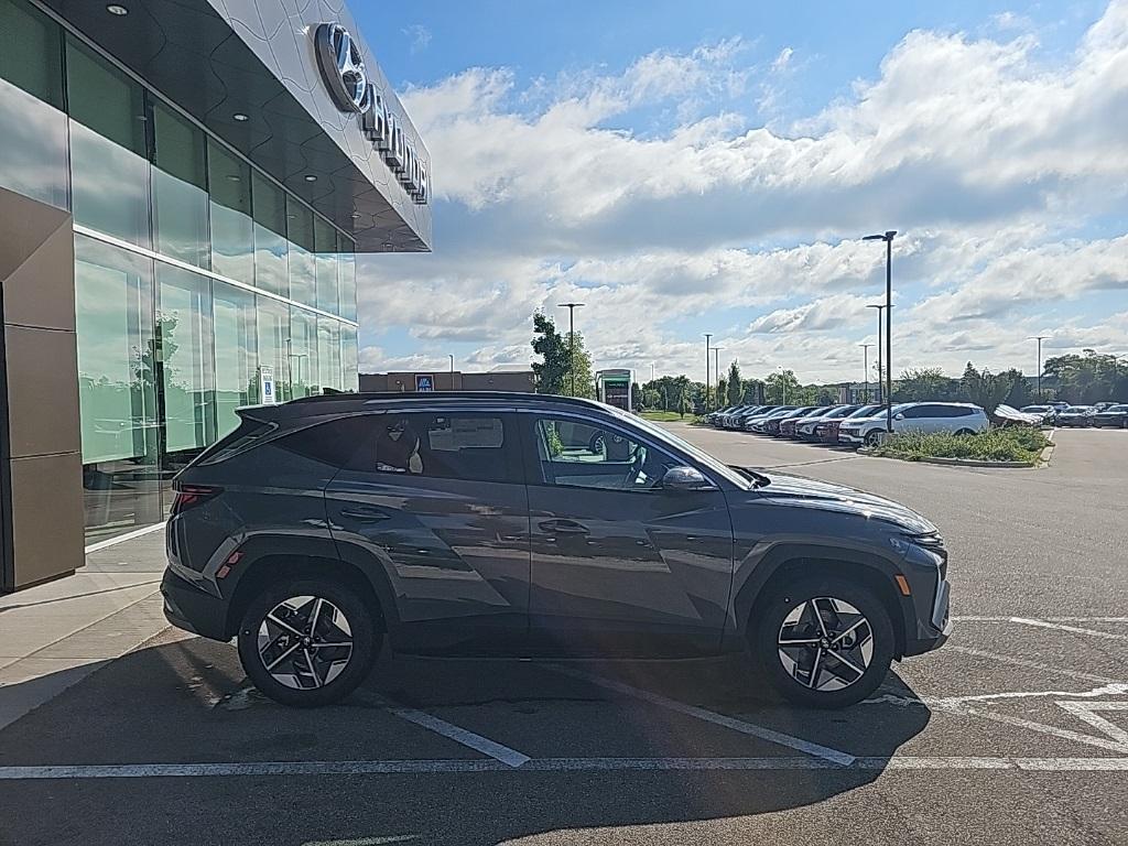 new 2026 Hyundai Tucson car, priced at $32,000