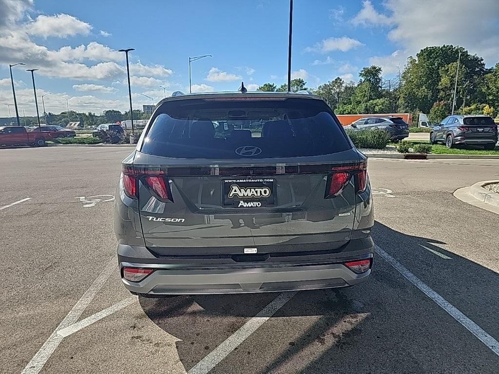 new 2026 Hyundai Tucson car, priced at $32,000