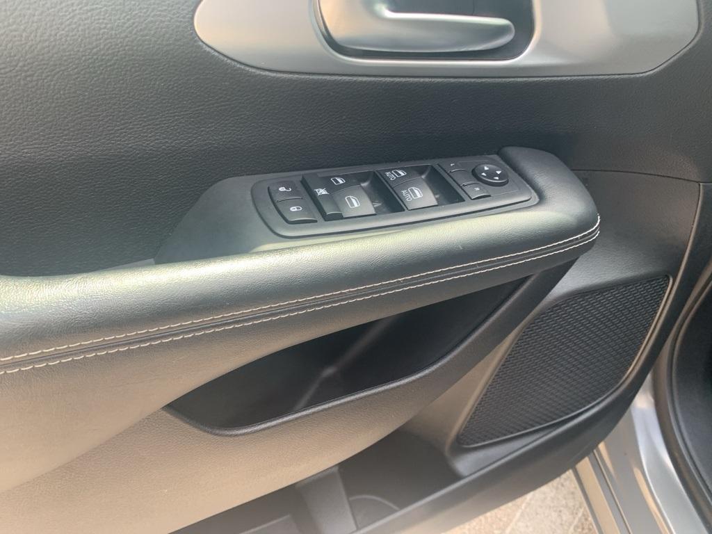 used 2020 Chrysler Pacifica car, priced at $17,995