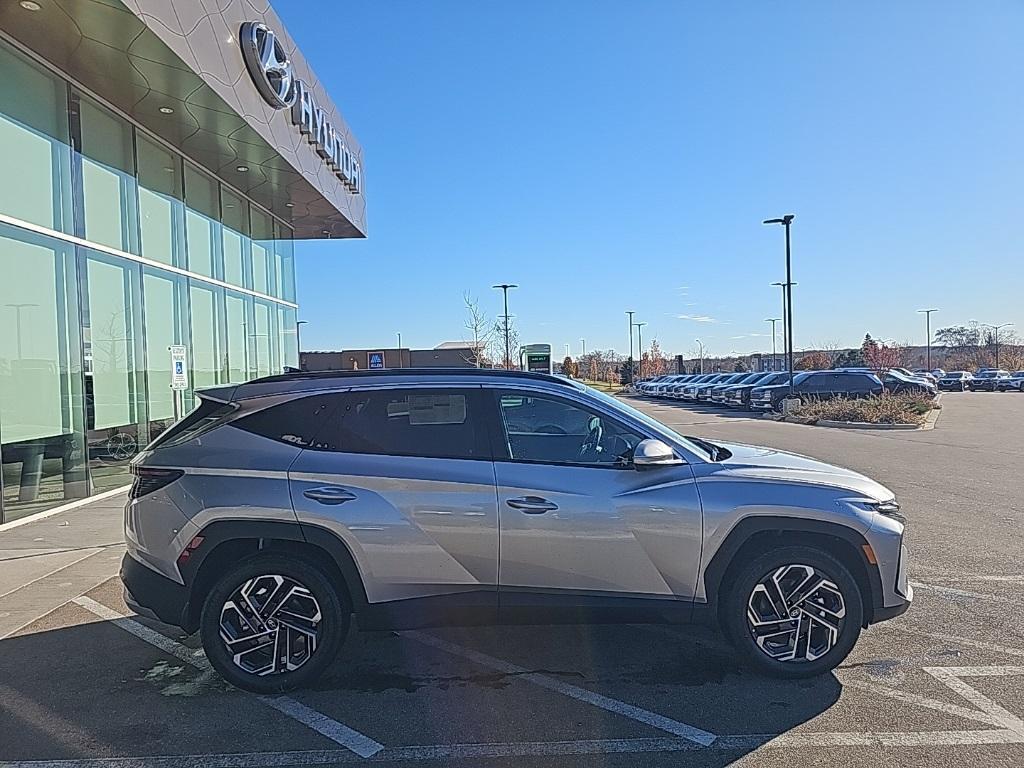 new 2026 Hyundai TUCSON Hybrid car, priced at $40,649