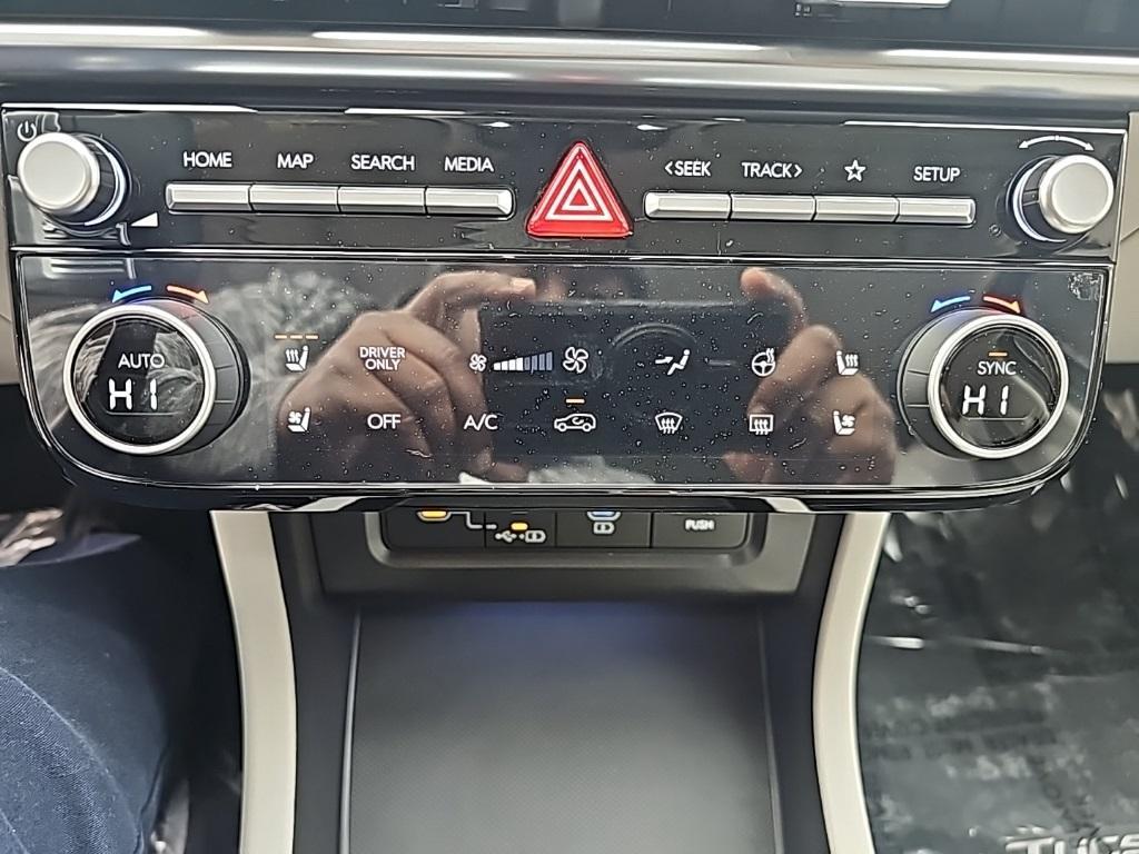 new 2025 Hyundai TUCSON Hybrid car, priced at $41,244