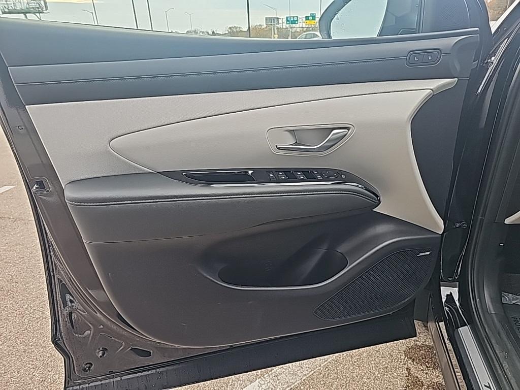 new 2025 Hyundai TUCSON Hybrid car, priced at $41,244