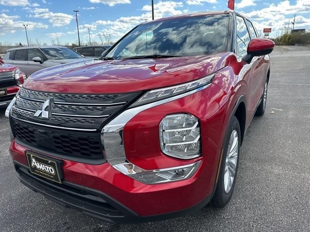 new 2024 Mitsubishi Outlander car, priced at $32,955