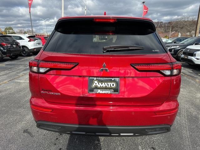 new 2024 Mitsubishi Outlander car, priced at $32,955