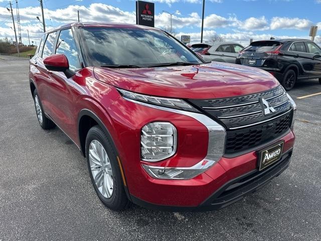 new 2024 Mitsubishi Outlander car, priced at $32,955