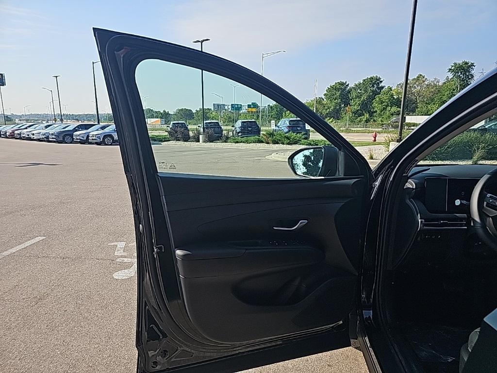 new 2025 Hyundai Tucson car, priced at $34,384