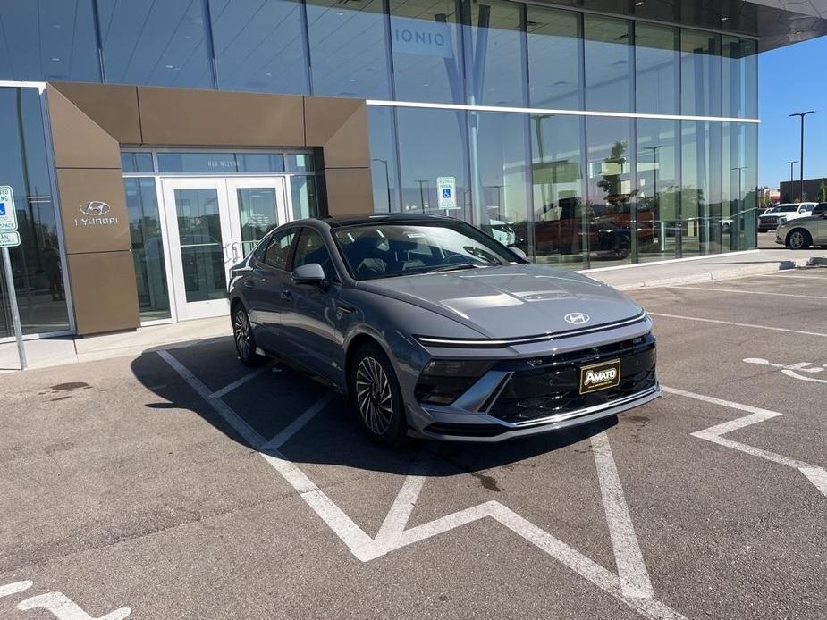 new 2025 Hyundai Sonata Hybrid car, priced at $38,140