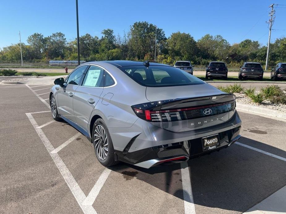 new 2025 Hyundai Sonata Hybrid car, priced at $38,140