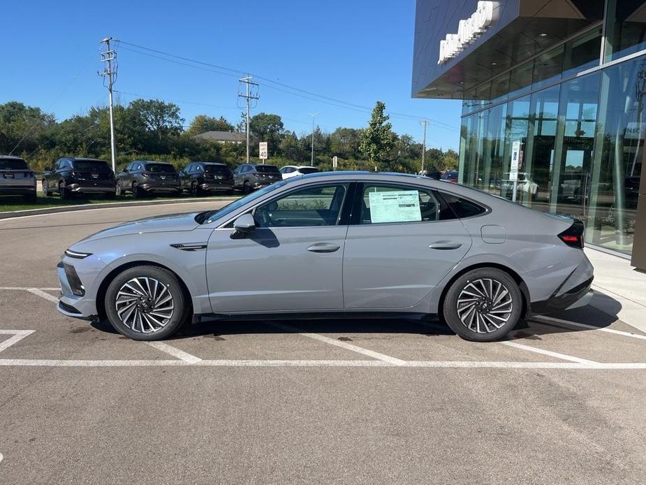 new 2025 Hyundai Sonata Hybrid car, priced at $38,140