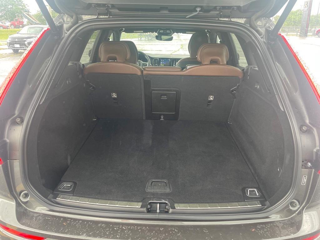 used 2022 Volvo XC60 car, priced at $30,288