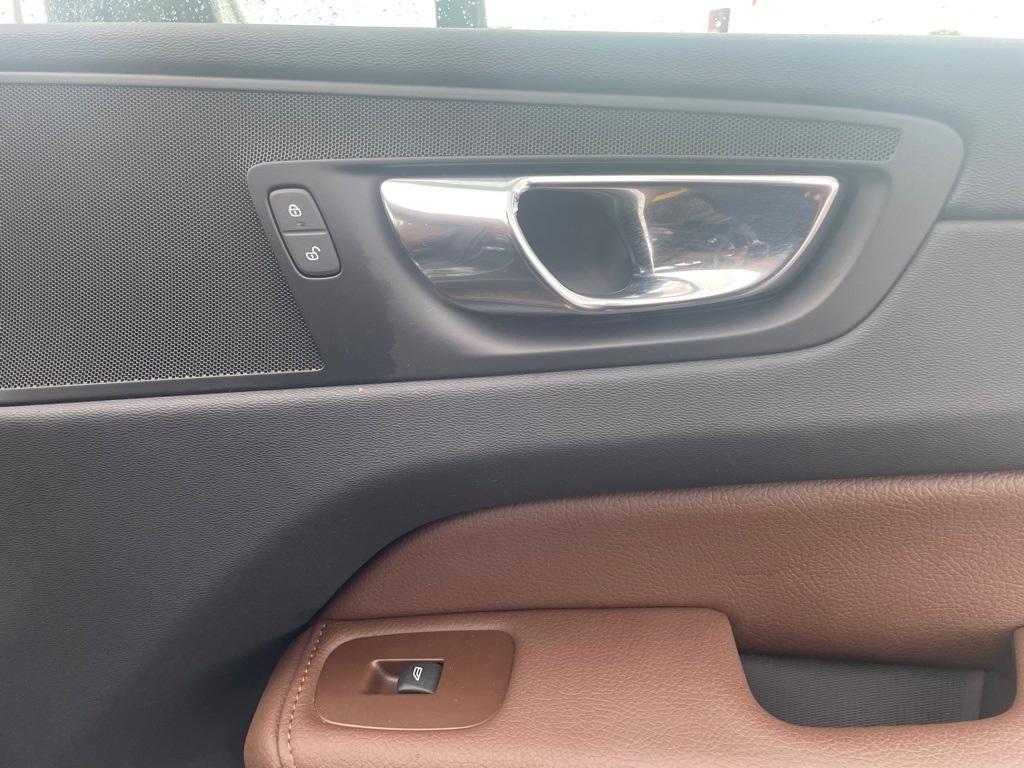 used 2022 Volvo XC60 car, priced at $30,288