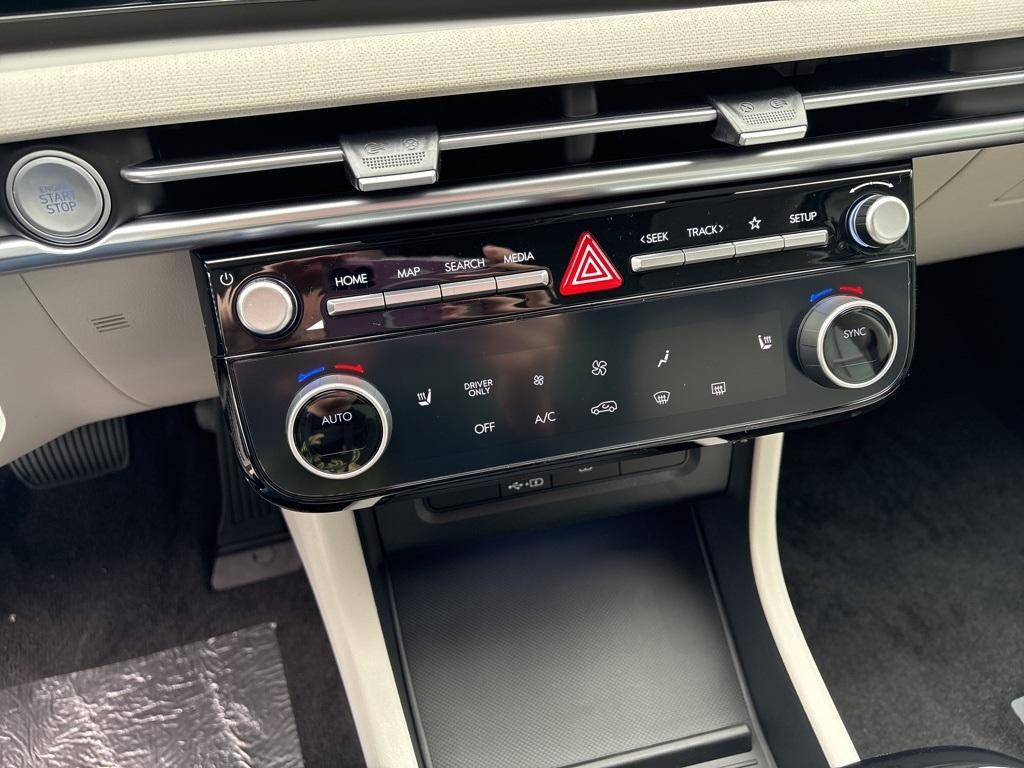 new 2025 Hyundai TUCSON Hybrid car, priced at $38,905