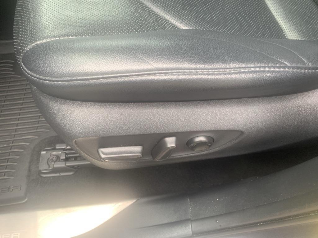 used 2021 Toyota Highlander car, priced at $40,993