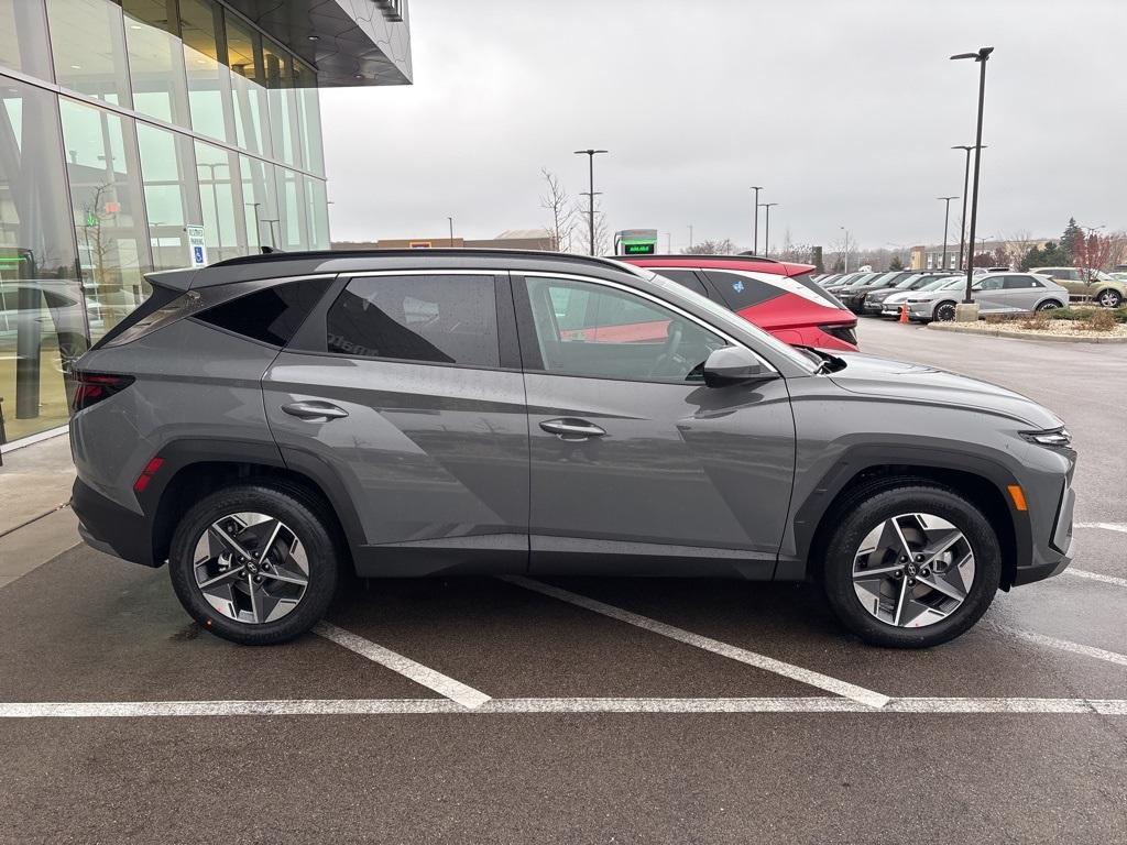 new 2025 Hyundai Tucson car, priced at $33,570