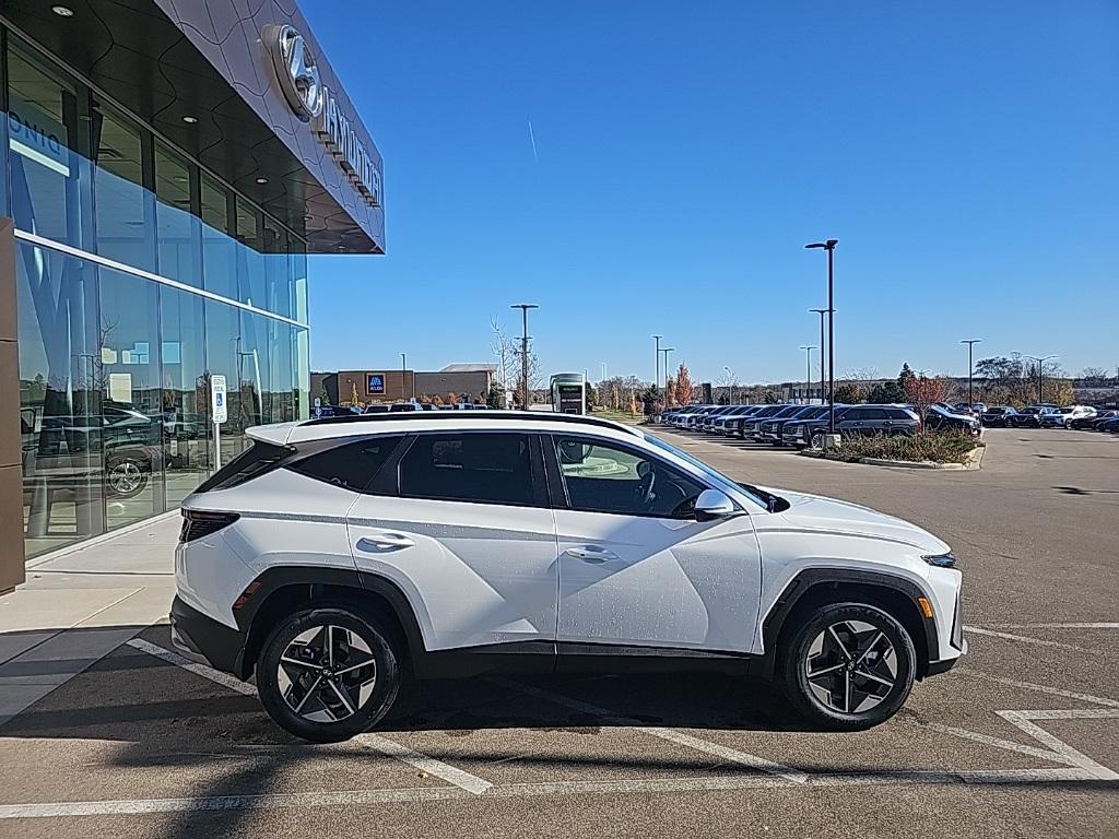 new 2026 Hyundai TUCSON Hybrid car, priced at $34,101