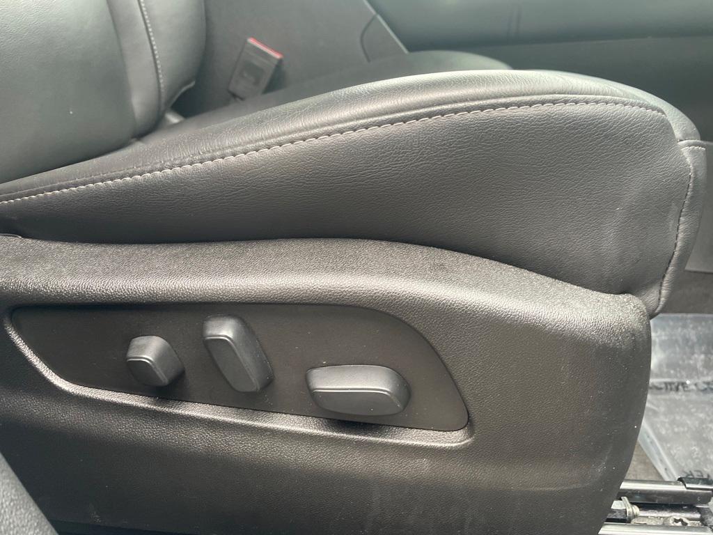 used 2023 Cadillac XT4 car, priced at $23,932