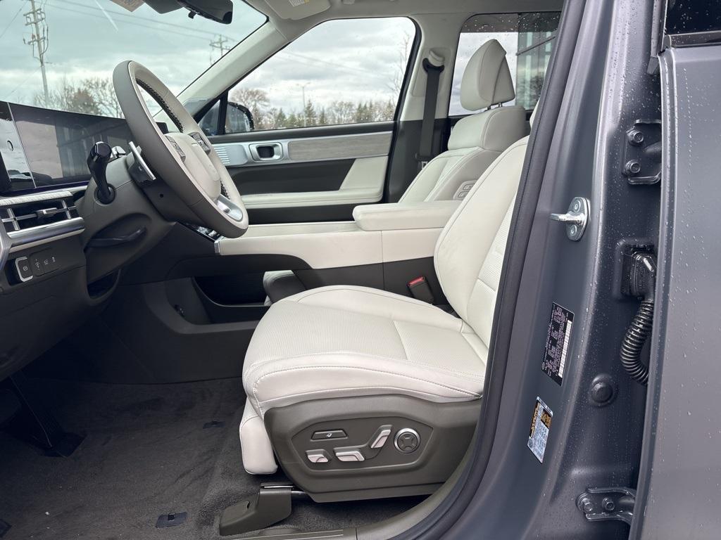 new 2025 Hyundai SANTA FE HEV car, priced at $51,938