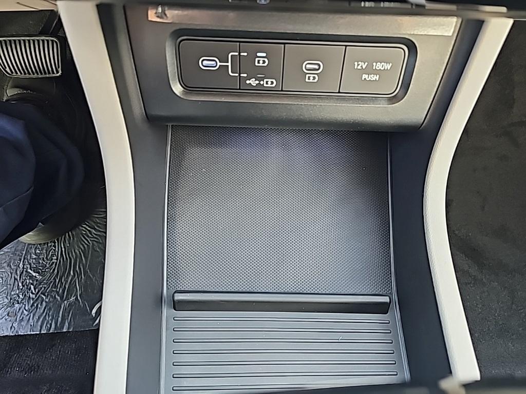 new 2026 Hyundai TUCSON Hybrid car, priced at $33,398