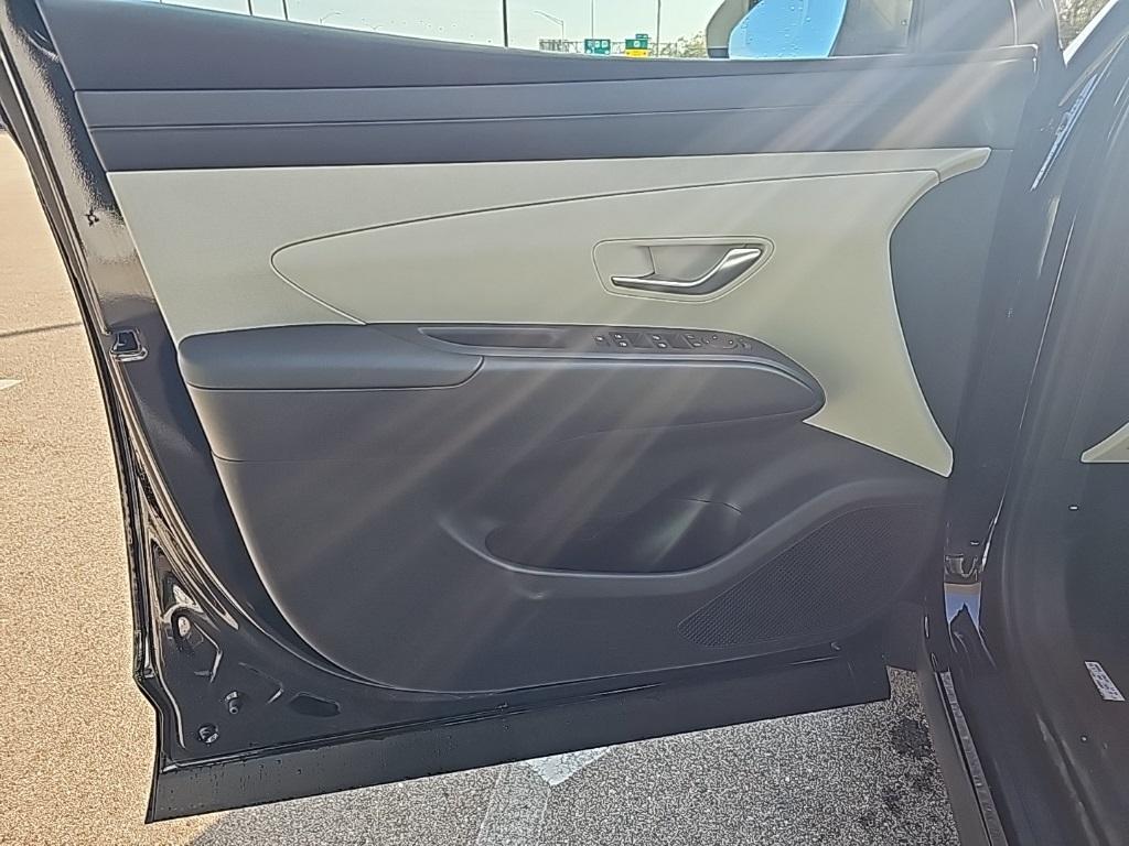 new 2026 Hyundai TUCSON Hybrid car, priced at $33,398