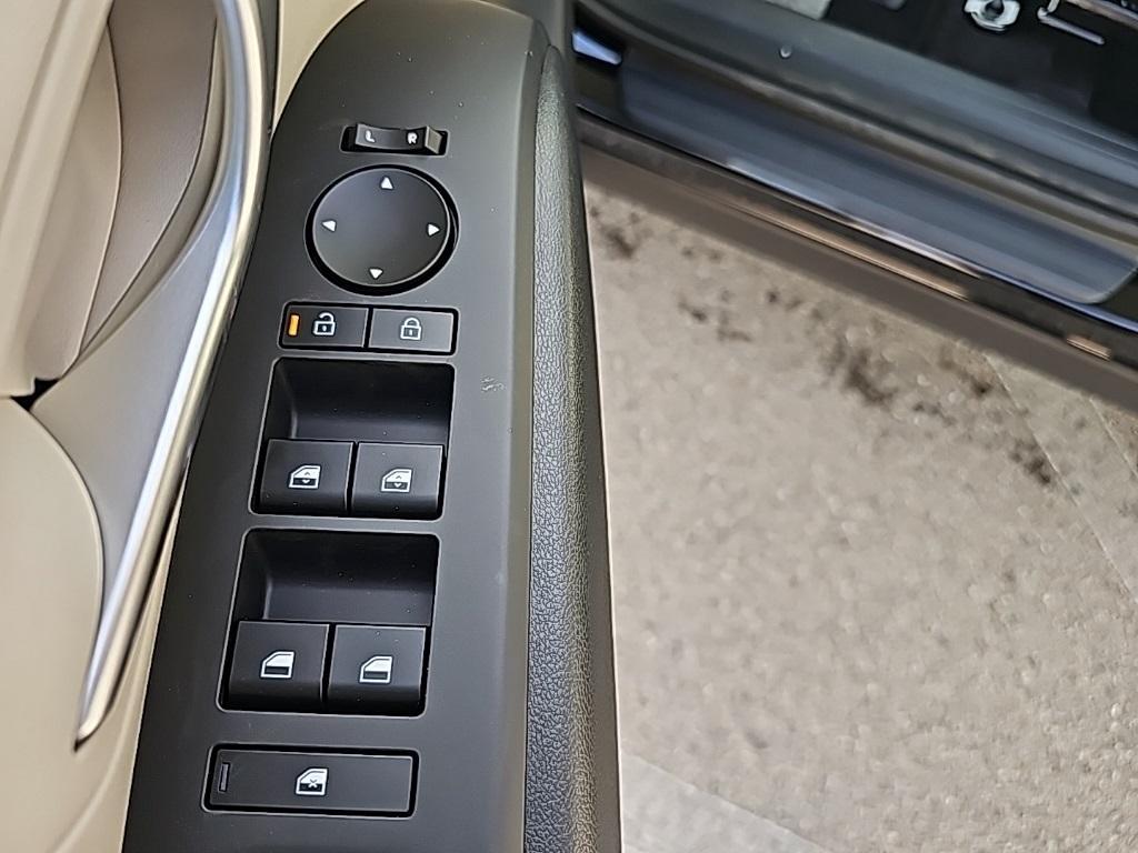 new 2026 Hyundai TUCSON Hybrid car, priced at $33,398