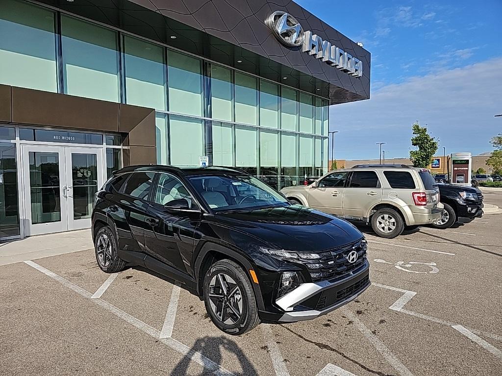 new 2026 Hyundai TUCSON Hybrid car, priced at $33,398