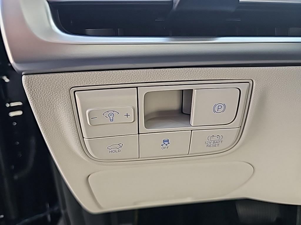 new 2026 Hyundai TUCSON Hybrid car, priced at $33,398