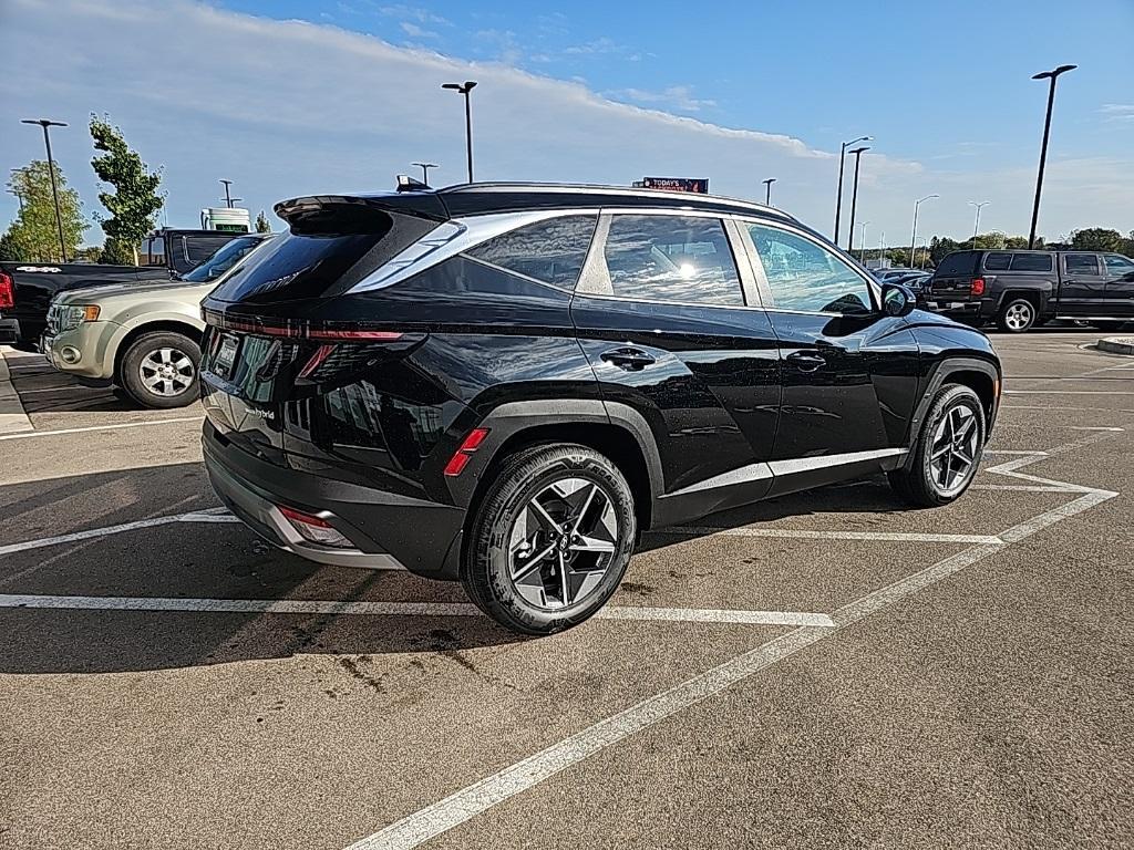new 2026 Hyundai TUCSON Hybrid car, priced at $33,398