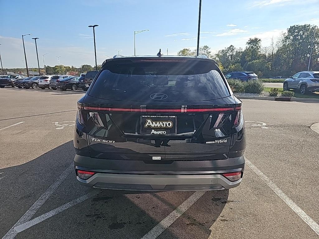 new 2026 Hyundai TUCSON Hybrid car, priced at $33,398