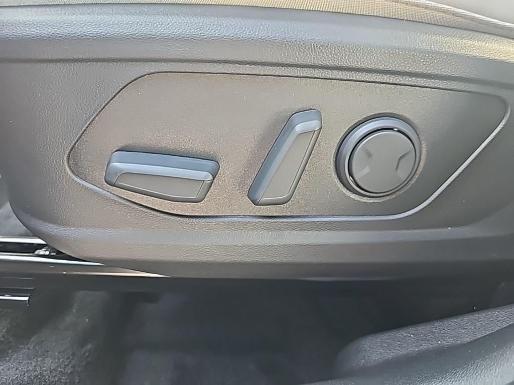 new 2026 Hyundai TUCSON Hybrid car, priced at $33,398