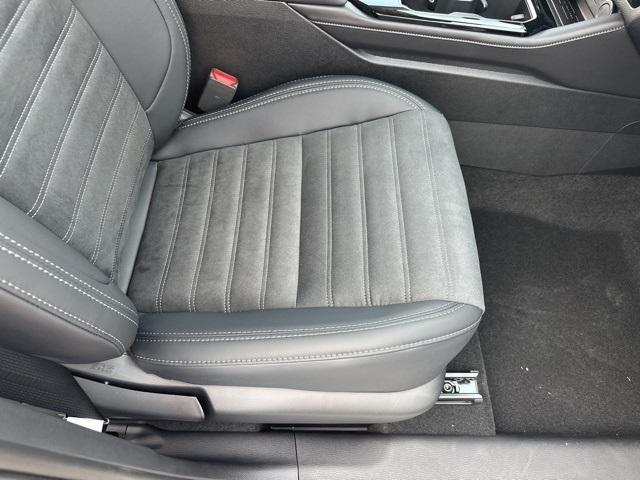 new 2025 Mitsubishi Outlander car, priced at $40,285