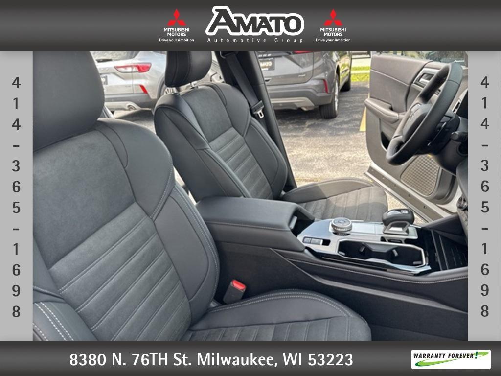 new 2025 Mitsubishi Outlander car, priced at $40,285