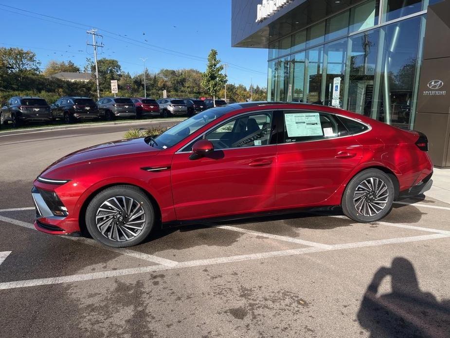 new 2025 Hyundai Sonata Hybrid car, priced at $38,630