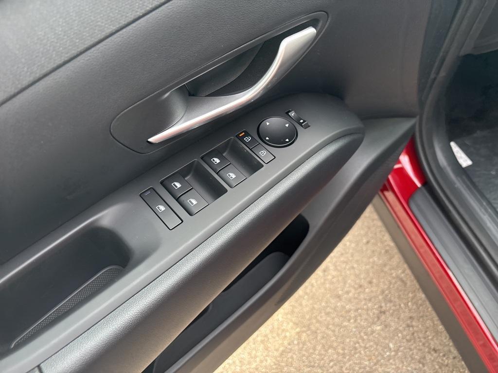 new 2025 Hyundai TUCSON Hybrid car, priced at $38,965