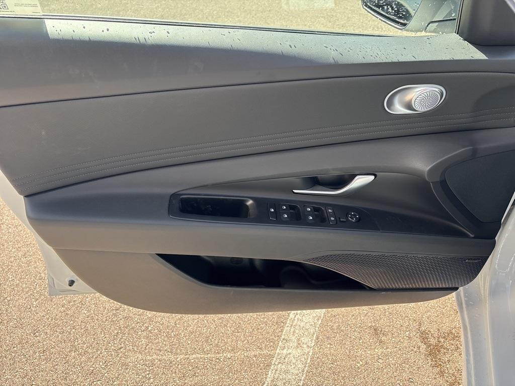new 2025 Hyundai Elantra car, priced at $28,910