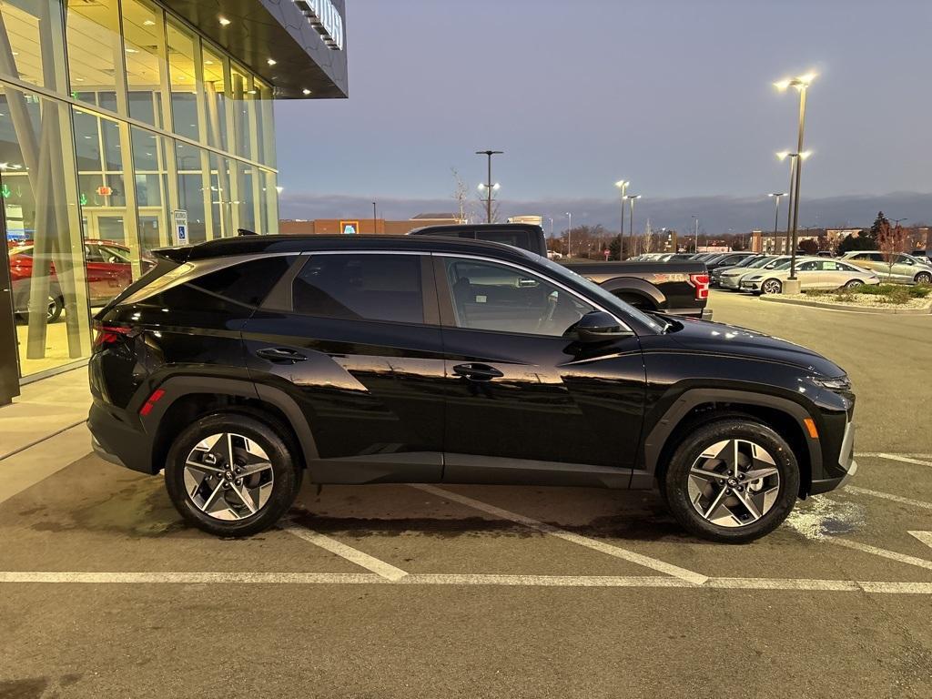 new 2025 Hyundai Tucson car, priced at $33,570