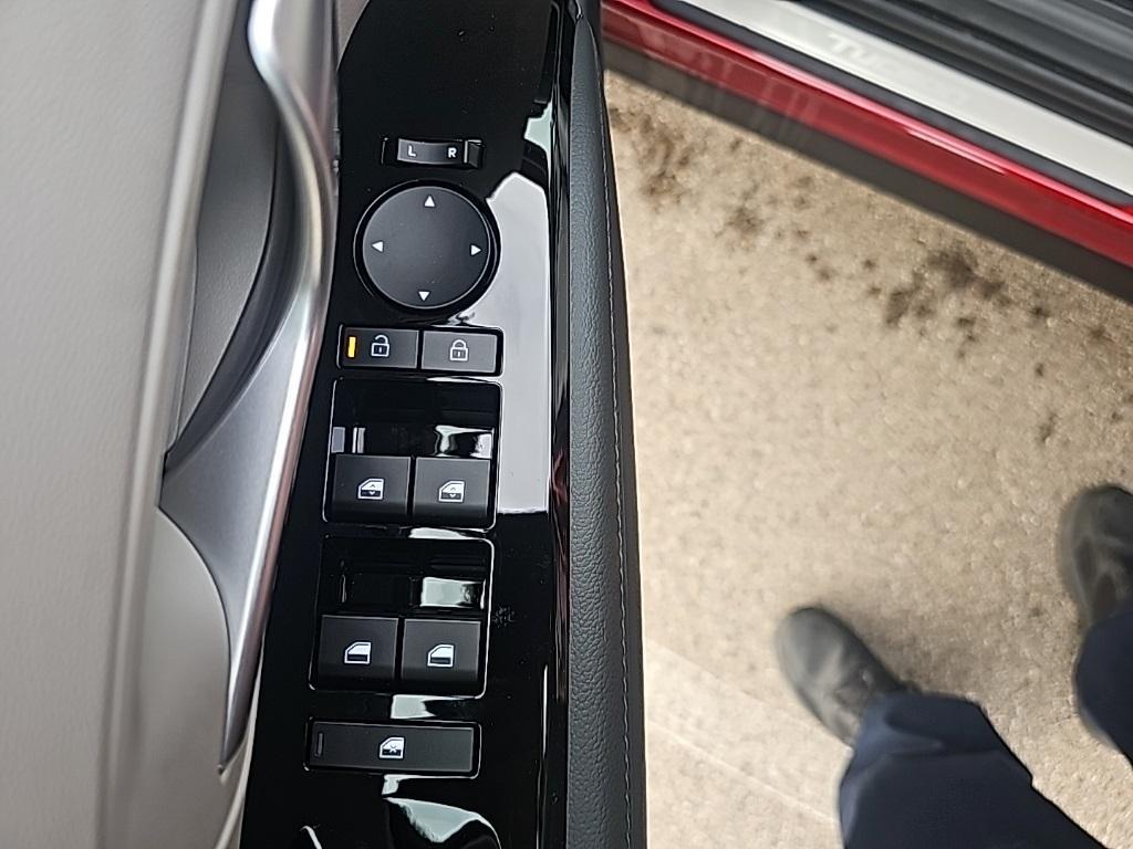 new 2026 Hyundai TUCSON Hybrid car, priced at $41,143