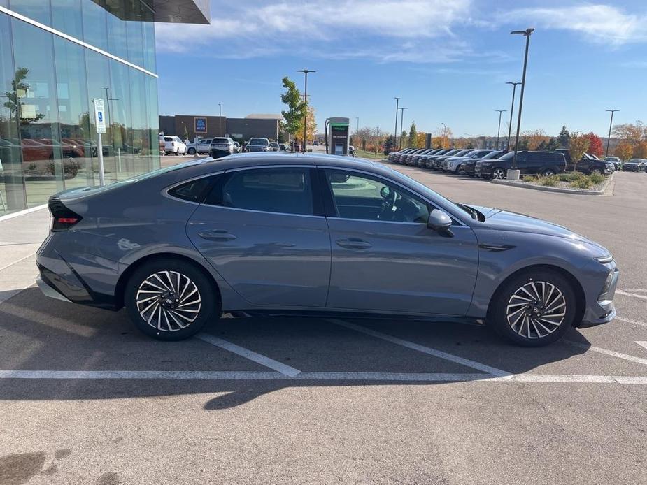 new 2025 Hyundai Sonata Hybrid car, priced at $38,160