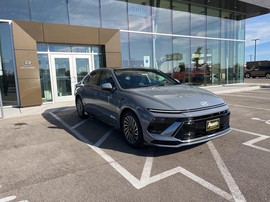 new 2025 Hyundai Sonata Hybrid car, priced at $38,160