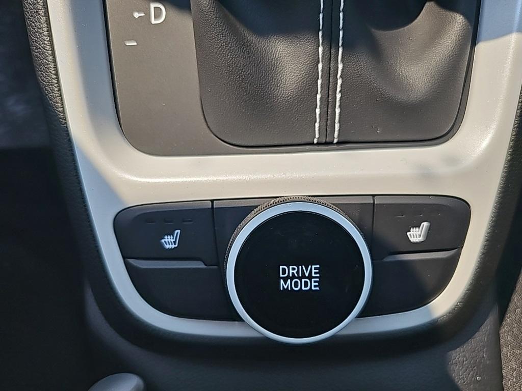 new 2025 Hyundai Venue car, priced at $25,385