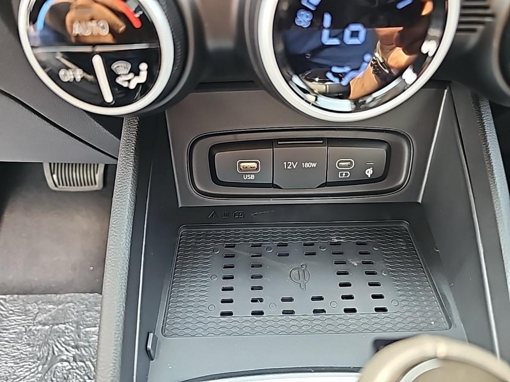 new 2025 Hyundai Venue car, priced at $25,385