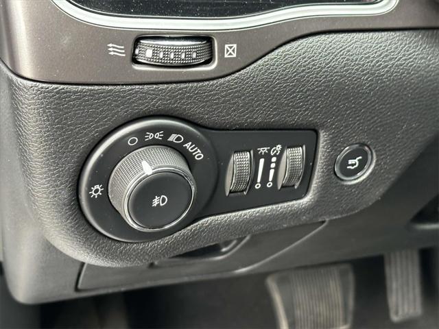 used 2020 Jeep Cherokee car, priced at $20,995