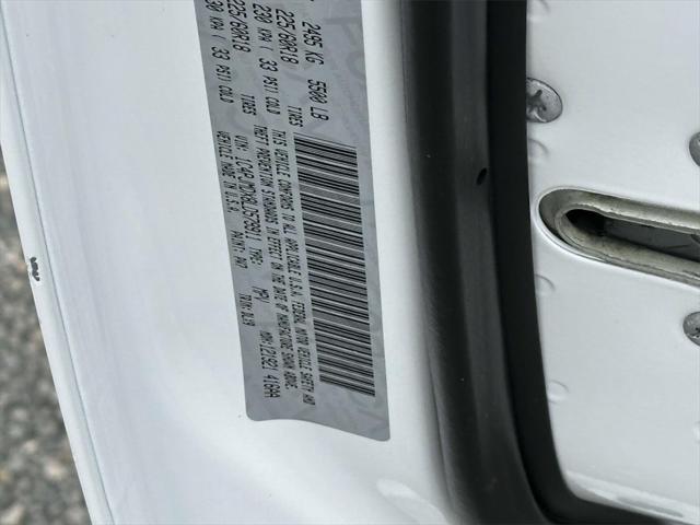 used 2020 Jeep Cherokee car, priced at $20,995