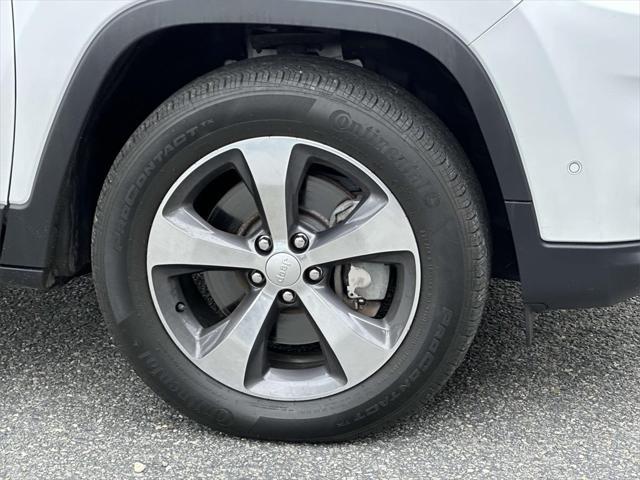 used 2020 Jeep Cherokee car, priced at $20,995