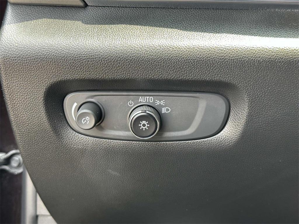 used 2023 Chevrolet Traverse car, priced at $24,995