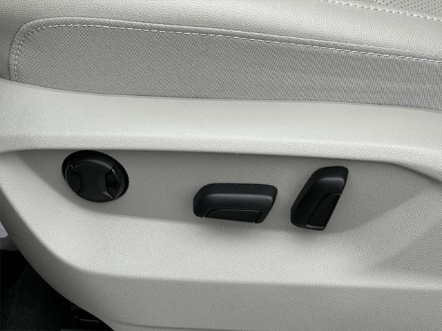 used 2025 Volkswagen Atlas car, priced at $40,890