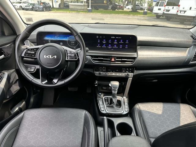 used 2025 Kia Seltos car, priced at $24,495
