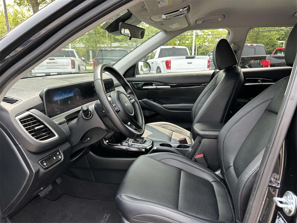 used 2025 Kia Seltos car, priced at $22,995