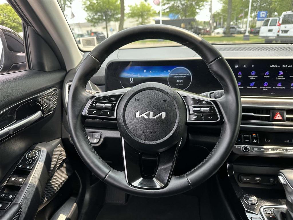 used 2025 Kia Seltos car, priced at $22,995